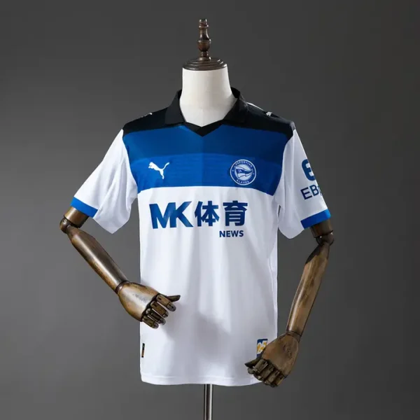 fan-laliga-alaves-deportivo-alaves-visitante-2025-26_0.webp Deportivo Alavés Visitante 2025-26 - Versión Fan