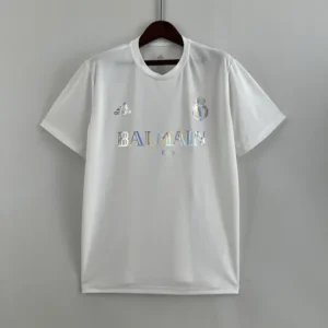 fan-laliga-real-madrid-real-madrid-especial-balmain-blanca-holografica-2023-24_0.webp Real Madrid Especial Balmain Blanca Holográfica 2023-24 - Versión Fan