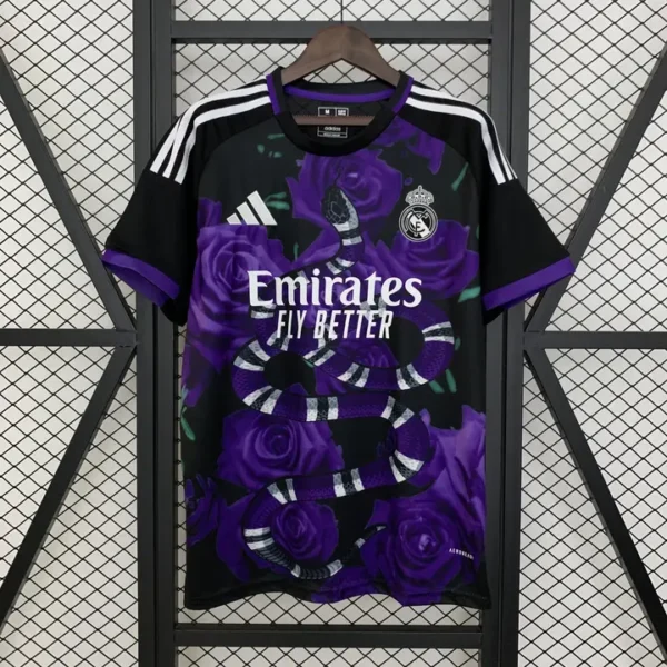 fan-laliga-real-madrid-real-madrid-especial-morado-2025-26_0.webp Real Madrid Especial Morado 2025-26 - Versión Fan