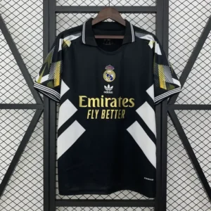 Real Madrid Especial Negra Dorada 2025-26 - Versión Fan