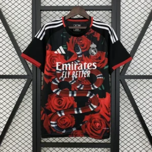 Real Madrid Especial Negra Flores Roja 2025-26 - Versión Fan