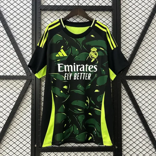 fan-laliga-real-madrid-real-madrid-especial-verde-2024-25_0.webp Real Madrid Especial Verde 2024-25 - Versión Fan