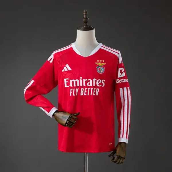 fan-portugal-benfica-benfica-local-2026-27_l0.webp Benfica Local 2026-27 - Versión Fan