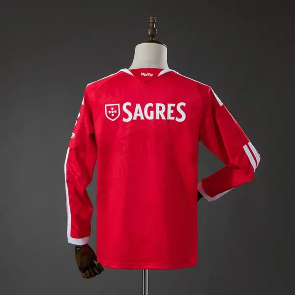 fan-portugal-benfica-benfica-local-2026-27_l1.webp Benfica Local 2026-27 - Versión Fan