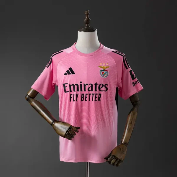 fan-portugal-benfica-benfica-portero-cuarta-2025-26_0.webp Benfica Portero Cuarta 2025-26 - Versión Fan