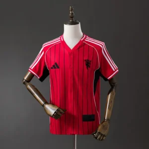 fan-premier-manchester-united-manchester-united-beisbolera-2025-26_0.webp Manchester United Beisbolera 2025-26 - Versión Fan