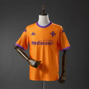 fan-seriea-fiorentina-fiorentina-visitante-2025-26_0.webp Fiorentina Visitante 2025-26 - Versión Fan