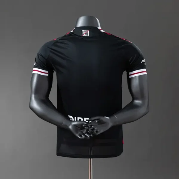 jugador-argentina-river-plate-river-plate-visitante-2025-26_1.webp River Plate Visitante 2025-26 - Versión Jugador
