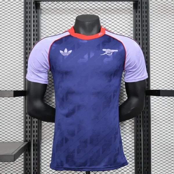 jugador-premier-arsenal-arsenal-especial-azul-2024-25_0.webp Arsenal Especial Azul 2024-25 - Versión Jugador
