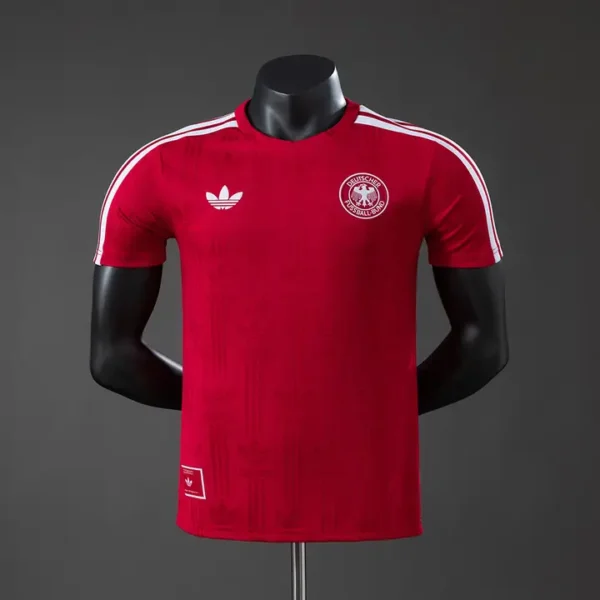 jugador-sel-uefa-alemania-alemania-clasico-entrenamiento-2026_0.webp Alemania Clásico Entrenamiento 2026 - Versión Jugador