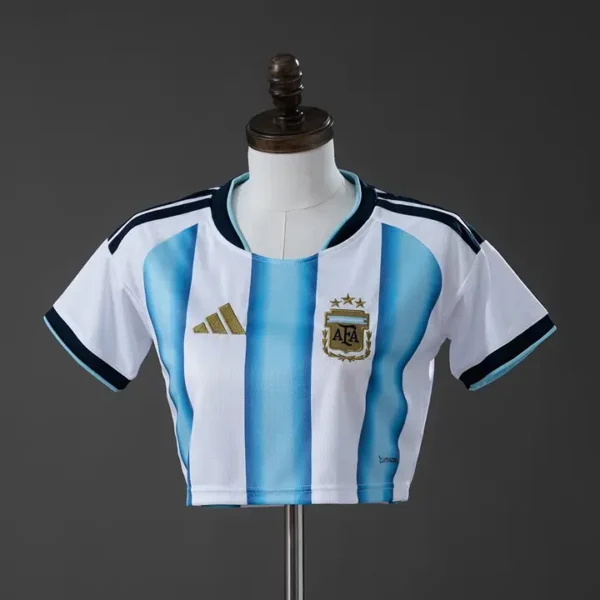mujer-sel-conmebol-argentina-argentina-local-2026-recortada_0.webp Argentina Local 2026 (Recortada) - Versión Mujer