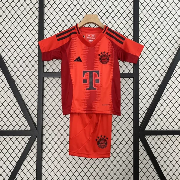 Bayern Múnich Local 2024-25 - Versión Niño