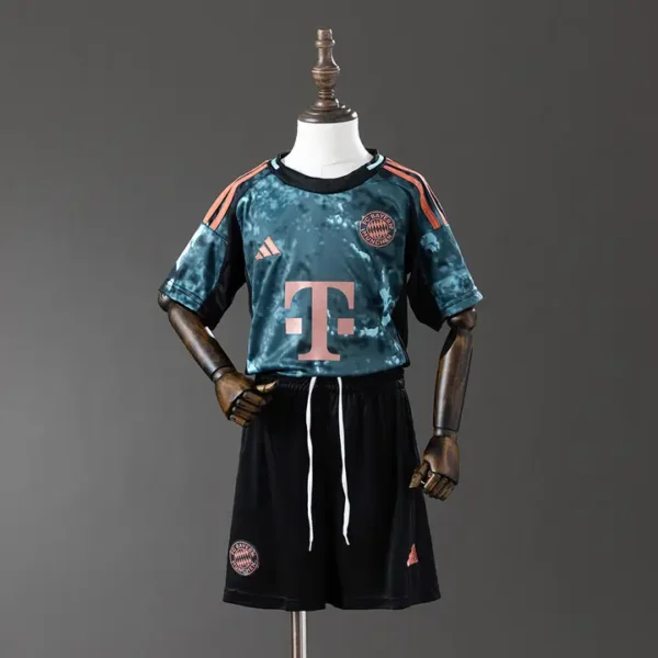 nino-bundesliga-bayern-munich-bayern-munich-visitante-2024-25_0.webp Bayern Múnich Visitante 2024-25 - Versión Niño