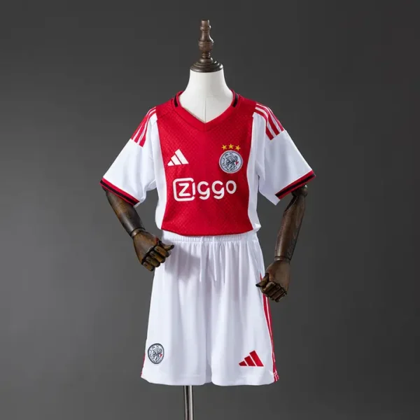 Ajax Local 2025-26 - Versión Niño