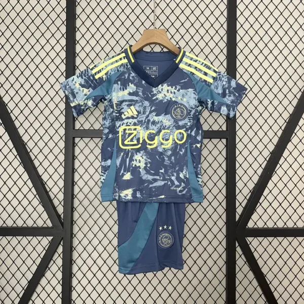 nino-eredivisie-ajax-ajax-visitante-2024-25_0.webp Ajax Visitante 2024-25 - Versión Niño