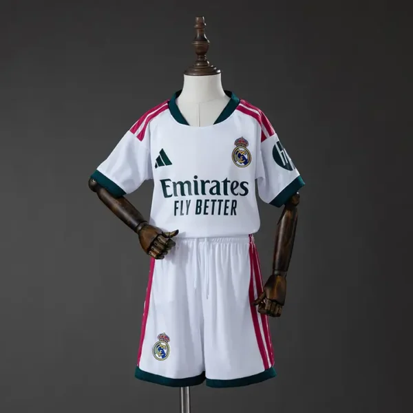 nino-laliga-real-madrid-real-madrid-local-2026-27_0.webp Real Madrid Local 2026-27 - Versión Niño