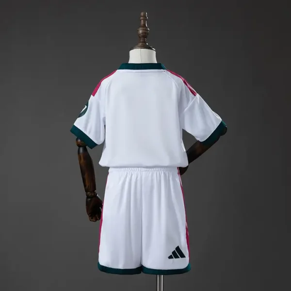 nino-laliga-real-madrid-real-madrid-local-2026-27_1.webp Real Madrid Local 2026-27 - Versión Niño