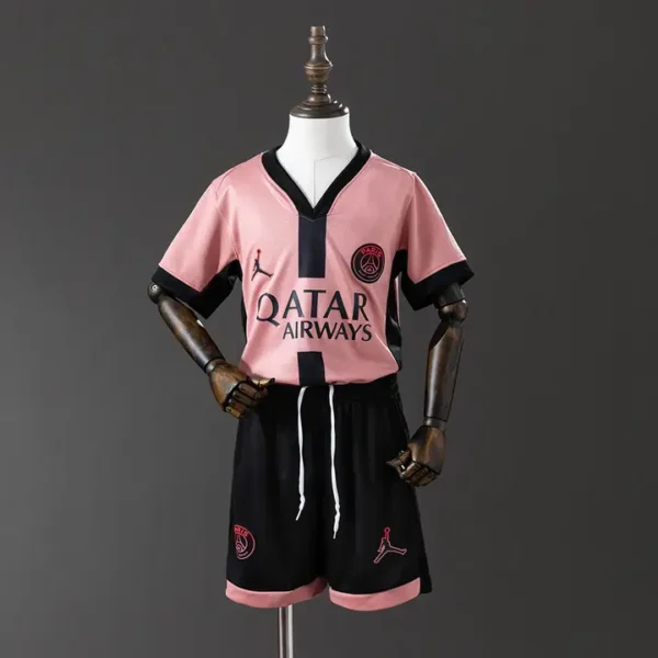 nino-ligue1-paris-saint-germain-psg-visitante-2024-25_0.webp Psg Visitante 2024-25 - Versión Niño