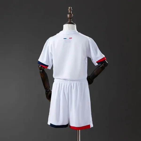 nino-ligue1-paris-saint-germain-psg-visitante-2024-25_1.webp Psg Visitante 2024-25 - Versión Niño