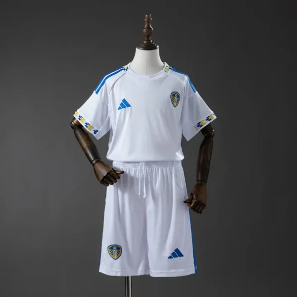 Leeds United Local 2025-26 - Versión Niño