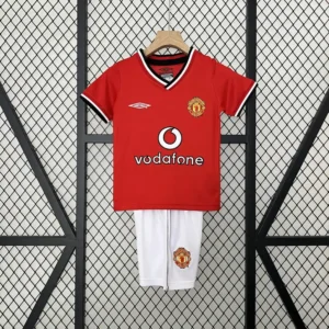 nino-premier-manchester-united-manchester-united-local-2000-01_0.webp Manchester United Local 2000-01 - Versión Niño