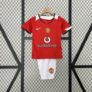 nino-premier-manchester-united-manchester-united-local-2005-06_0.webp Manchester United Local 2005-06 - Versión Niño