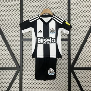 Newcastle United Local 2024-25 - Versión Niño