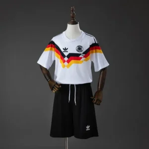 nino-sel-uefa-alemania-alemania-local-1990_0.webp Alemania Local 1990 - Versión Niño