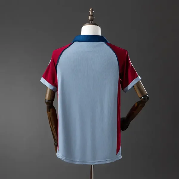 retro-bundesliga-bayern-munich-bayern-munich-visitante-1998-99_1.webp Bayern Múnich Visitante 1998-99 - Versión Retro
