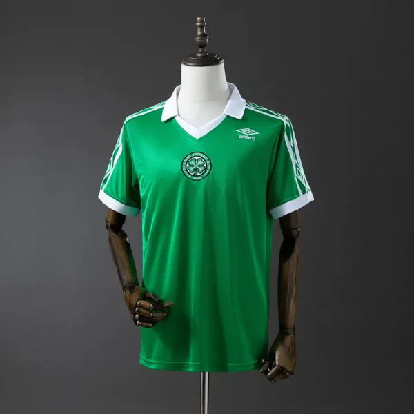 retro-escocia-celtic-celtic-local-1980_0.webp Celtic Local 1980 - Versión Retro