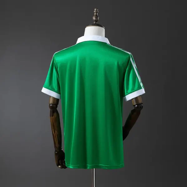 retro-escocia-celtic-celtic-local-1980_1.webp Celtic Local 1980 - Versión Retro