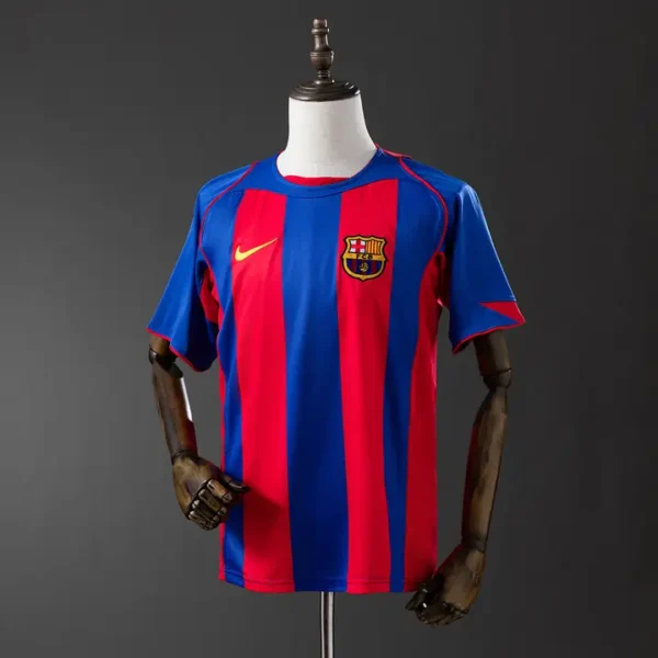 retro-laliga-barcelona-barcelona-local-2004-05_0.webp Barcelona Local 2004-05 - Versión Retro