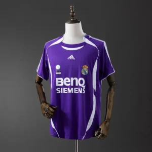 retro-laliga-real-madrid-real-madrid-alternativa-2006-07_0.webp Real Madrid Alternativa 2006-07 - Versión Retro
