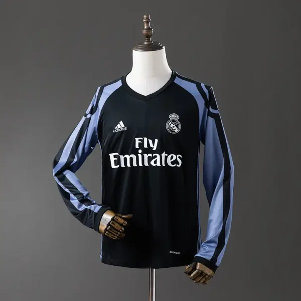 retro-laliga-real-madrid-real-madrid-alternativa-2016-17_0.webp Real Madrid Alternativa 2016-17 - Versión Retro