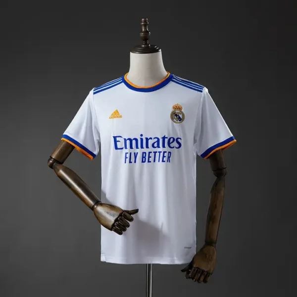 Real Madrid Local 2021-22 - Versión Retro