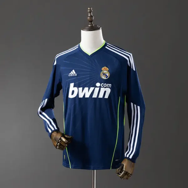 retro-laliga-real-madrid-real-madrid-visitante-2010-11_l0.webp Real Madrid Visitante 2010-11 - Versión Retro