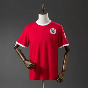 retro-portugal-benfica-benfica-local-1973-74_0.webp Benfica Local 1973-74 - Versión Retro