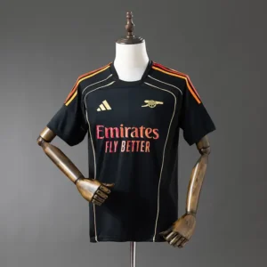 retro-premier-arsenal-arsenal-colaboracion-2025-26_0.webp Arsenal Colaboración 2025-26 - Versión Retro