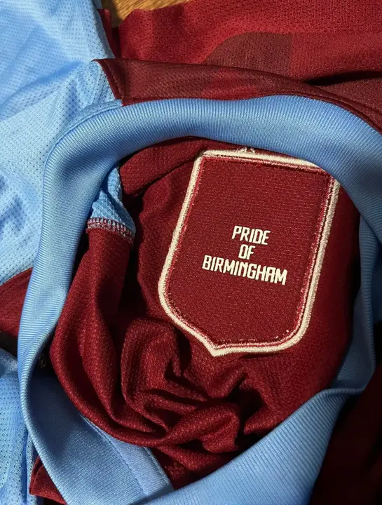 Aston Villa Local 2011-12 - Versión Retro