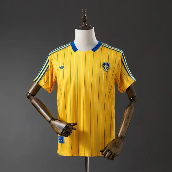 retro-premier-leeds-united-leeds-united-especial-2025-26_0.webp Leeds United Especial 2025-26 - Versión Retro