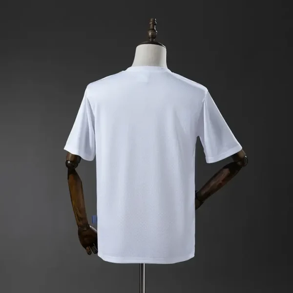 retro-premier-leeds-united-leeds-united-local-1995-96_1.webp Leeds United Local 1995-96 - Versión Retro