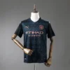 retro-premier-manchester-city-manchester-city-visitante-2020-21_0.webp Manchester City Visitante 2020-21 - Versión Retro