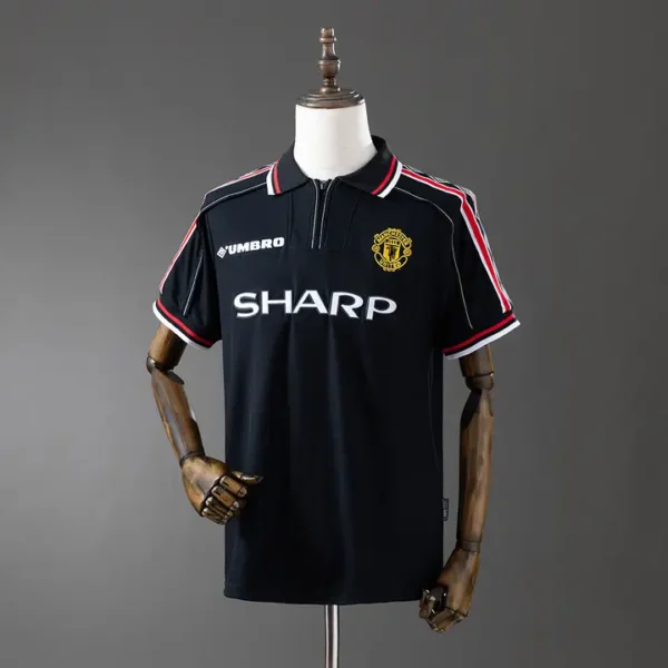 Manchester United Alternativa 1998-99 - Versión Retro