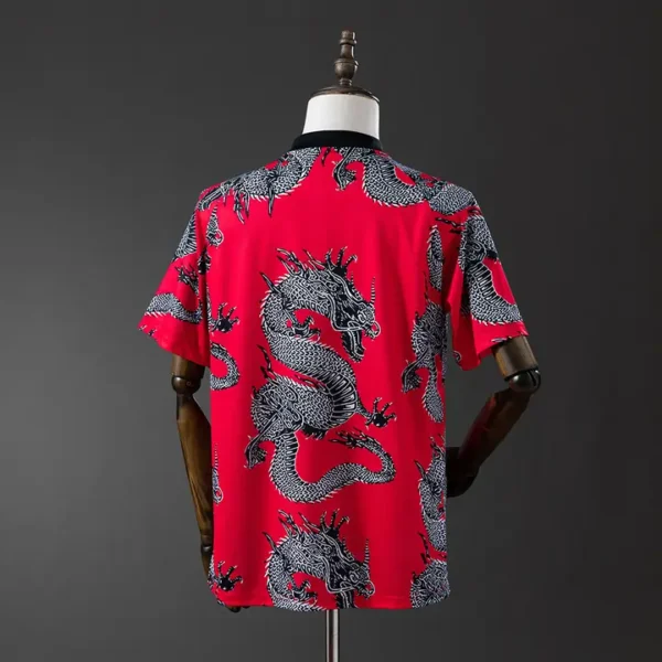 retro-premier-manchester-united-manchester-united-chinese-dragon-especial-2019-20_1.webp Manchester United Chinese Dragon Especial 2019-20 - Versión Retro