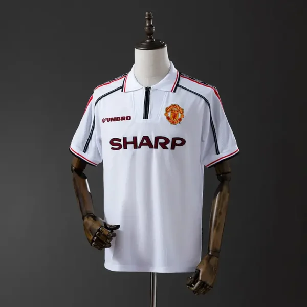 Manchester United Conmemorativa 1998-99 - Versión Retro