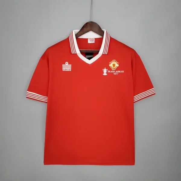 Manchester United Local 1977 - Versión Retro