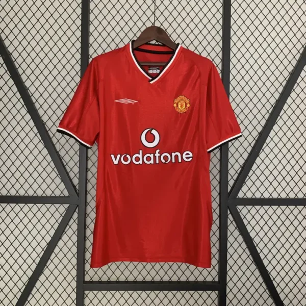 retro-premier-manchester-united-manchester-united-local-2000-02_0.webp Manchester United Local 2000-02 - Versión Retro