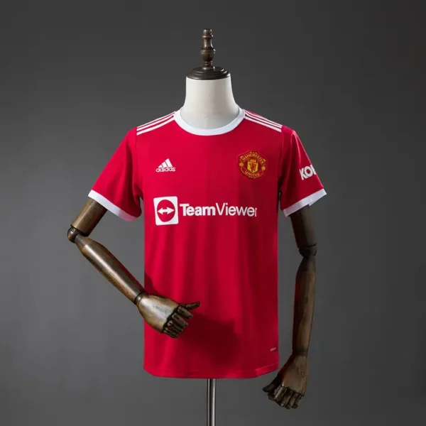 retro-premier-manchester-united-manchester-united-local-2021-22_0.webp Manchester United Local 2021-22 - Versión Retro