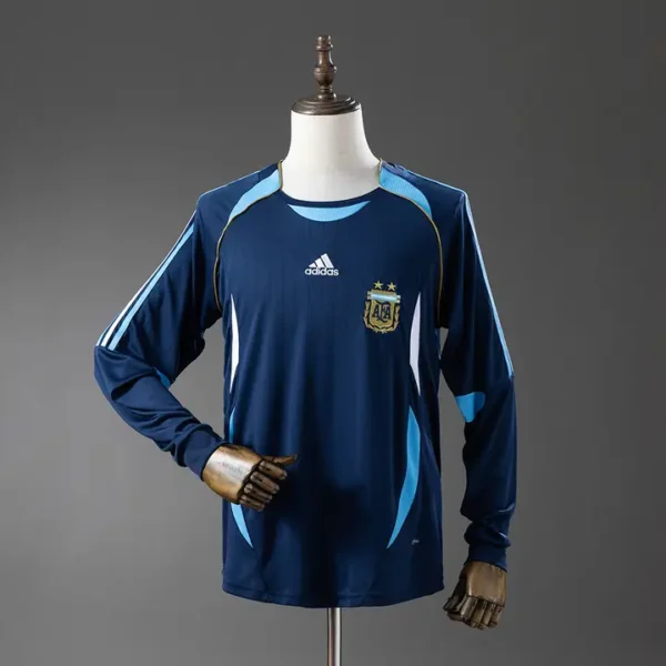 retro-sel-conmebol-argentina-argentina-visitante-2006_l0.webp Argentina Visitante 2006 - Versión Retro