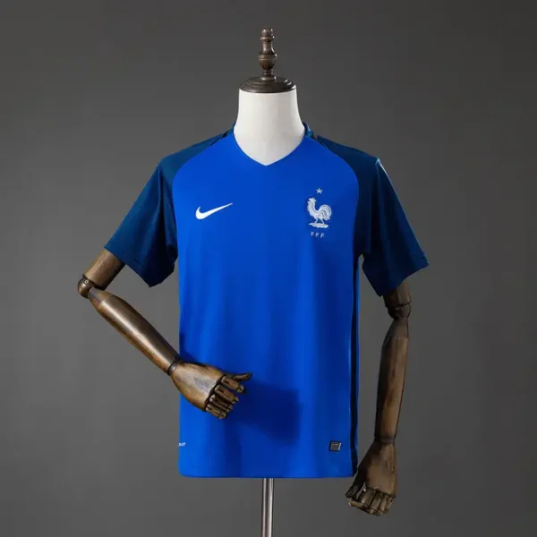 retro-sel-uefa-francia-francia-local-2016_0.webp Francia Local 2016 - Versión Retro